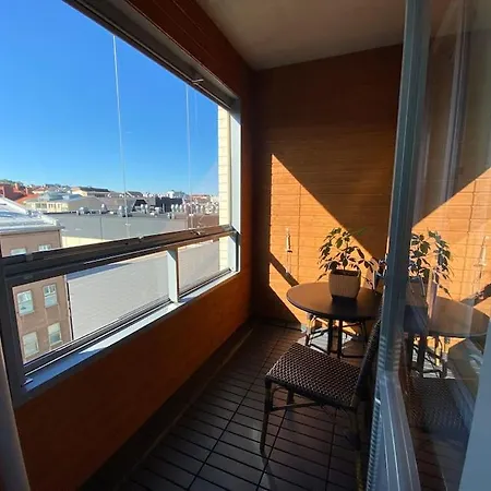 Downtown Minimalist With Balcony 59m2